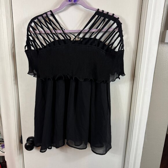 Entro Black Lattice Shoulder Pleated Ruffle Chiffon Blouse – Size Large - Picture 2 of 8